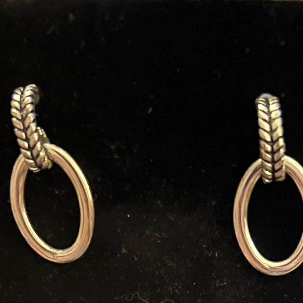 Designer Inspired Silver Tone Costume Jewelry Earrings - Picture 4 of 10